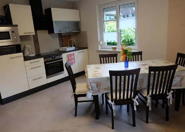 別荘 Am Wald Mit Sauna By Interhome *